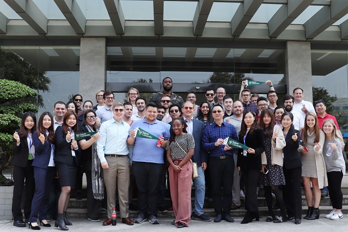 Delegasi Pelajar dari Universiti Tulane Melawat Kumpulan Toppla