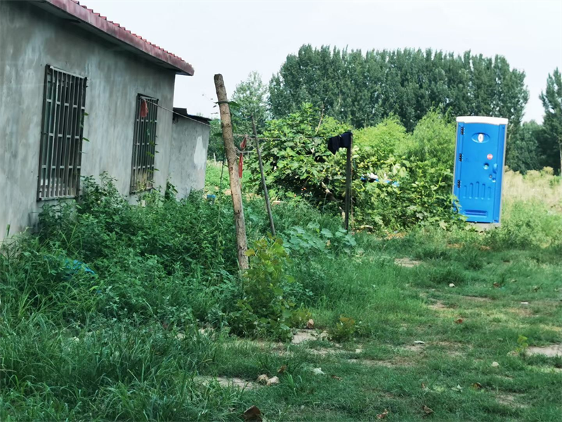 TOPPLA Portable Toilets used in Countryside