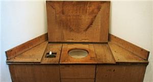 Ang Kasaysayan ng Portable Toilet