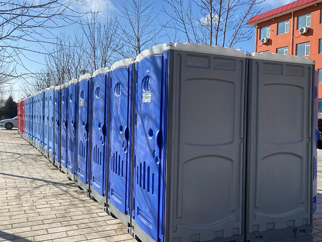 Mga salik na tumutukoy kung gaano kadalas linisin ang mga portable na banyo sa pagtatayo