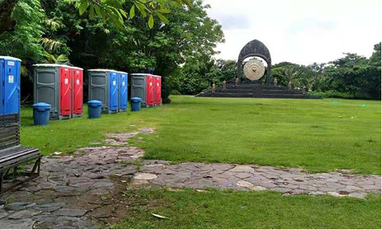 porta potty outdoor toilet