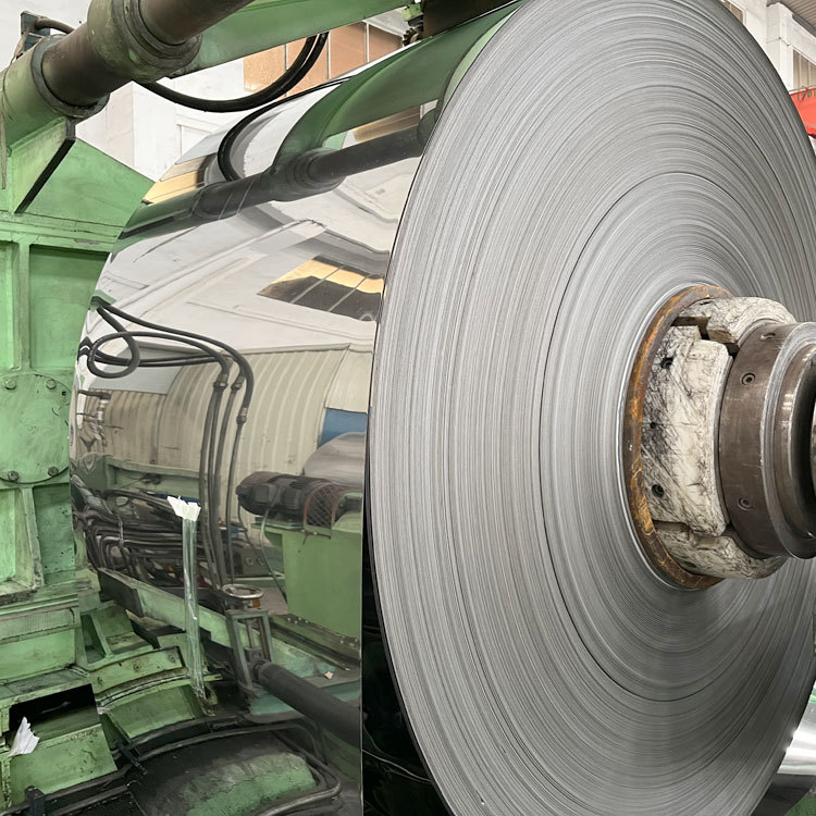 Cuộn thép cán nguội cạnh cán 304 2b