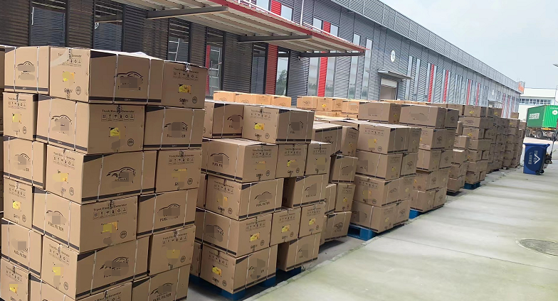 delivery with 2 containers of oil filter