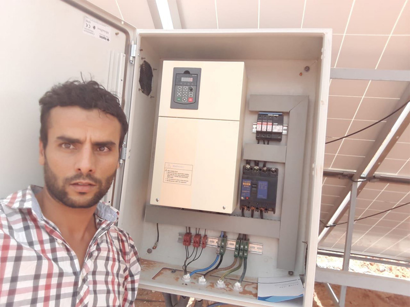 Inversor de bomba solar funciona en Yemen