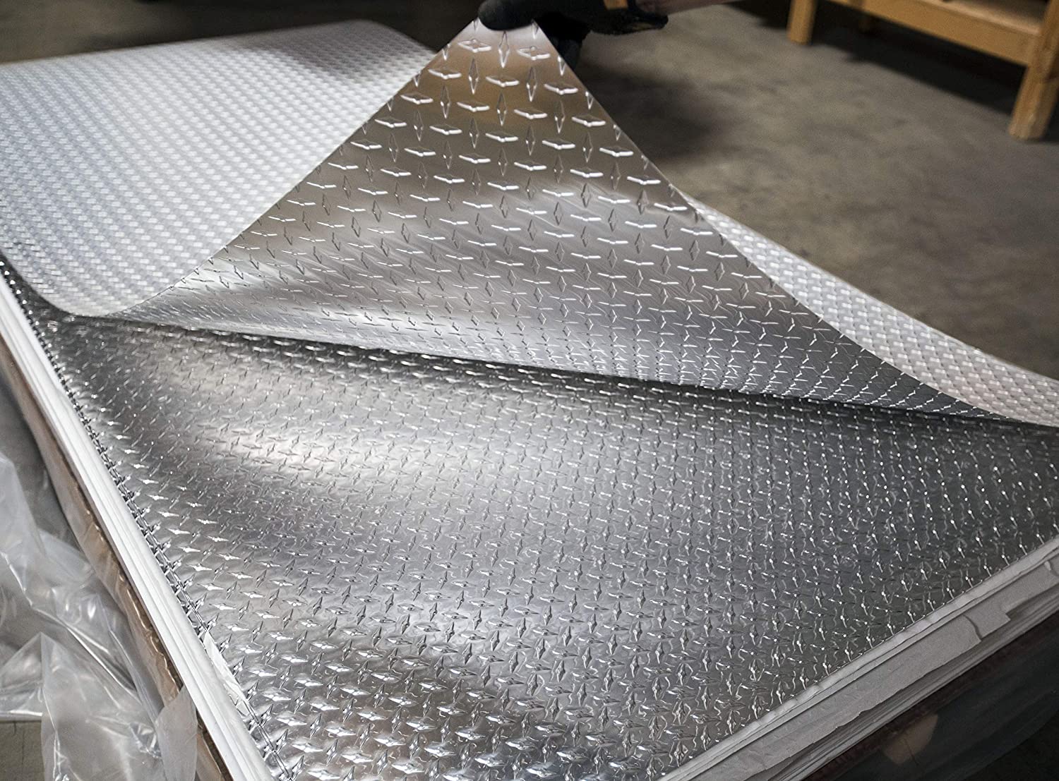 Customized Checkered Embossed Aluminium Plate