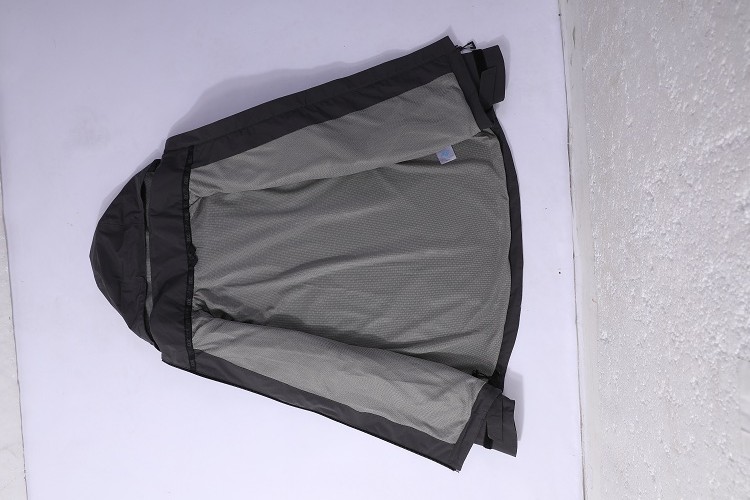 Lightweight breathable jacket