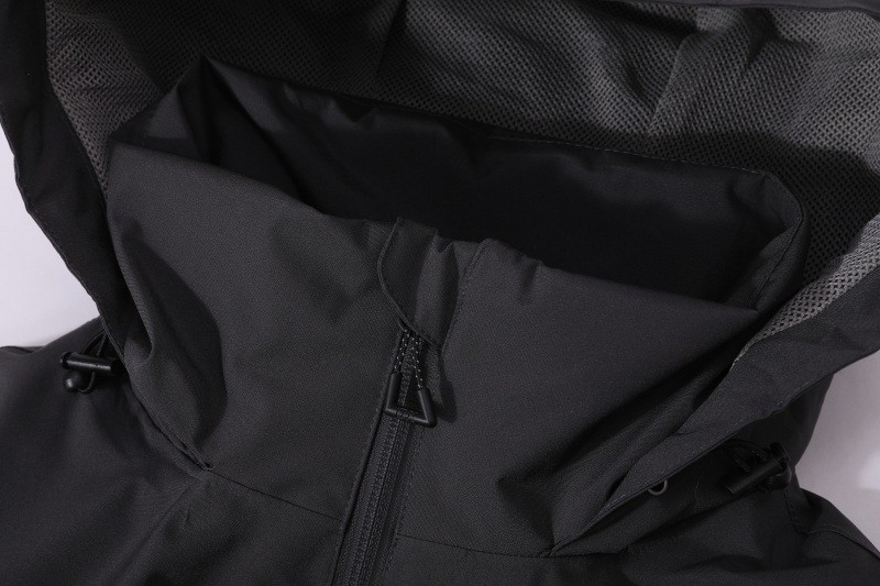 Lightweight breathable jacket