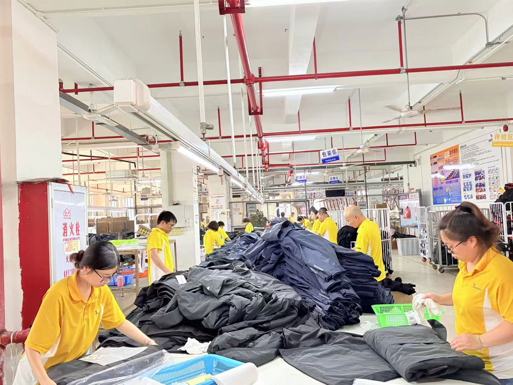 AOXIN Clothing's United Moment