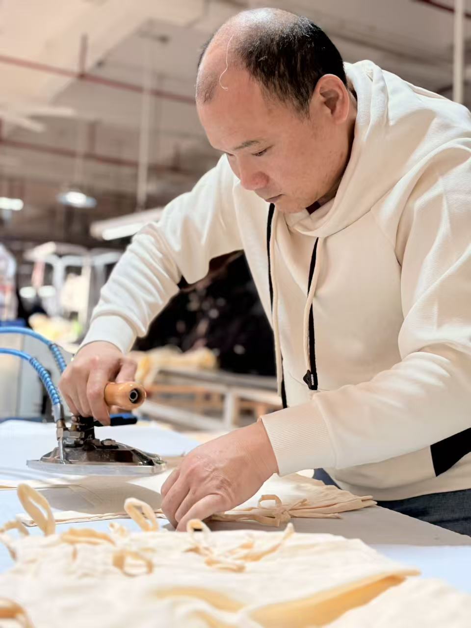 Aoxin Clothing · Cutting Process