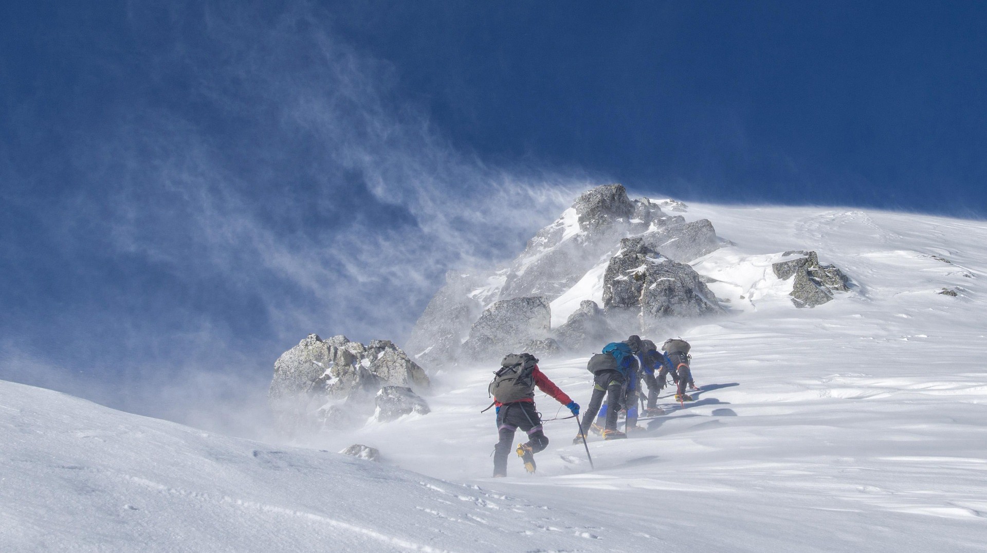 What’s the Difference Between Hardshell, Softshell, and Fleece? A Practical Guide to Choosing Outdoor Outerwear