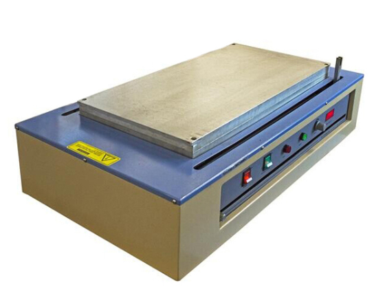 Rivestitore per film a colata di nastro compatto con mandrino a vuoto 600 mm × 250 mm