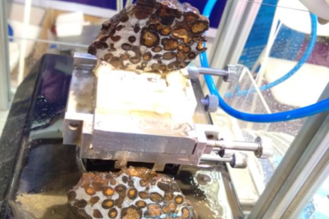 Praktische Anwendung der Diamantdrahtsäge mit Schutzhülle