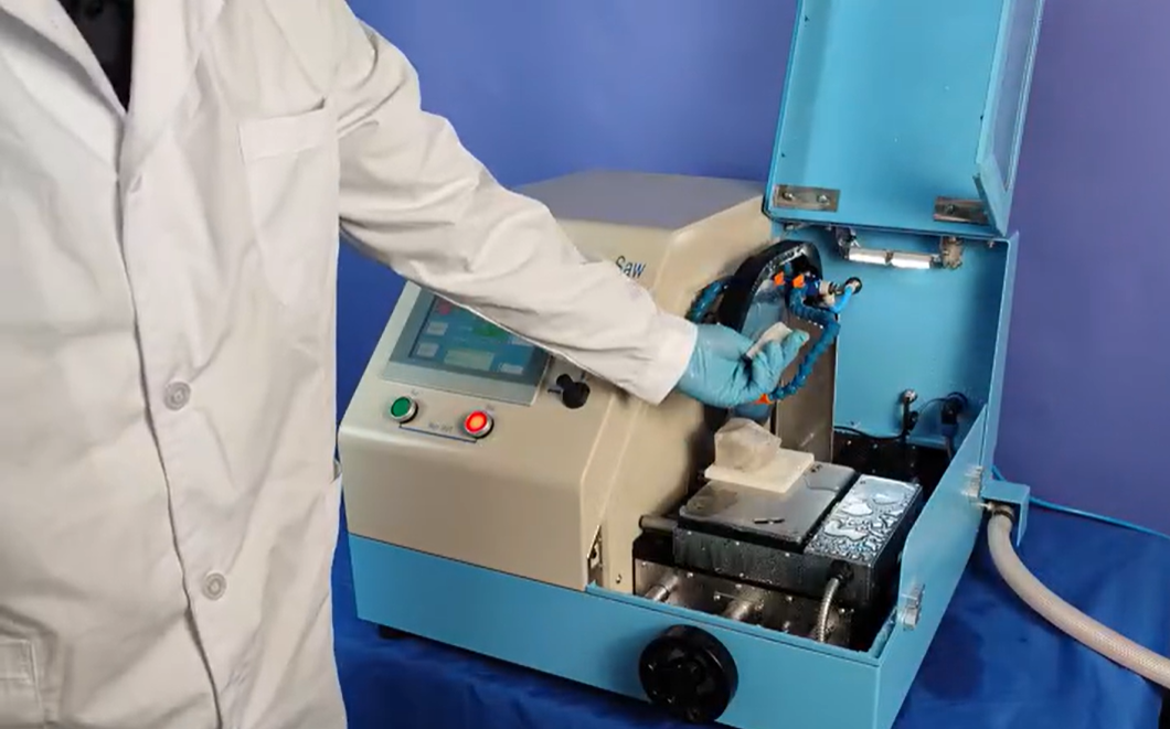 manual diamond blade saw