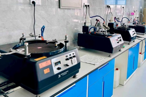 Why Labs Prefer Synthetic Leather Polishing Pads?