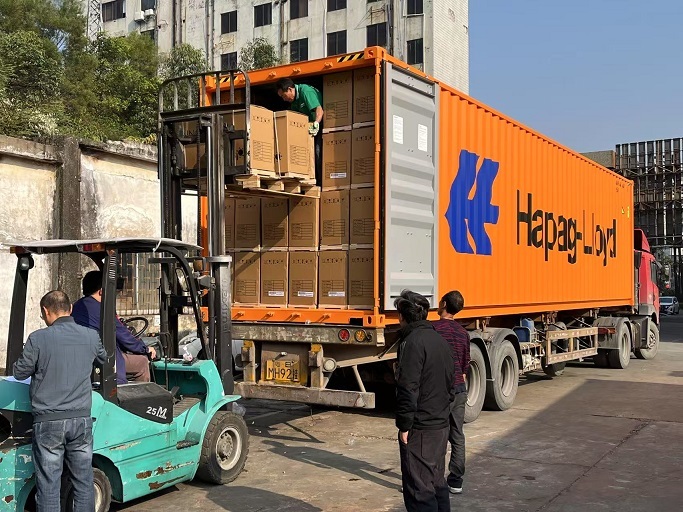 Weiterversand, zwei 40HQ wurden nach Nordamerika geschickt