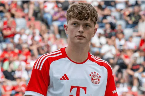 Il Bayern ha dato al sedicenne Wanner uno stipendio annuo di un milione di dollari per impedire il bracconaggio del Wolfsburg