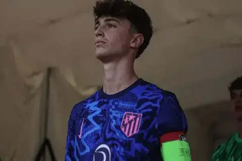 El Real Madrid está dispuesto a seguir fichando al Atlético de Madrid: el objetivo es el capitán del filial A, el centrocampista Castillo