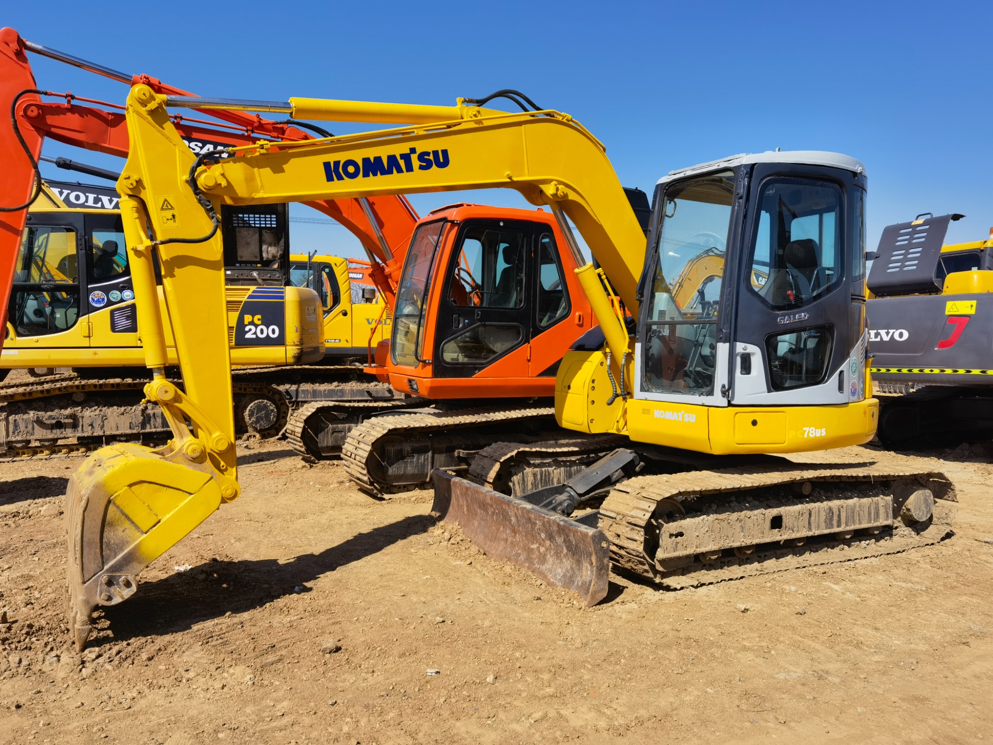 Excavator - Komatsu 8 ton excavator, KOMATSU PC78US, 128, 138 crawler excavator