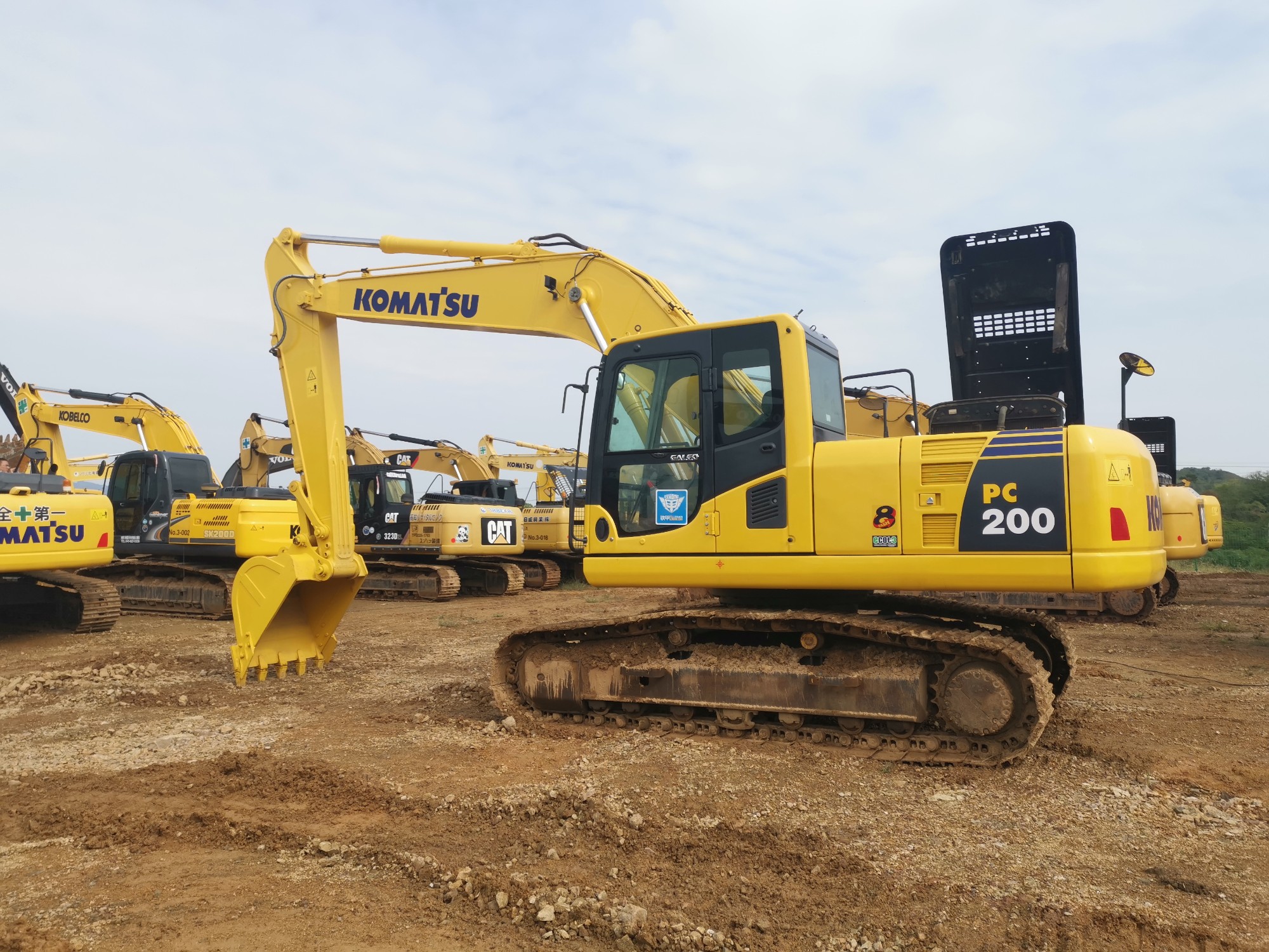 Excavator - Komatsu 20 ton excavator, KOMATSU PC200-6, 200-7, 200-8, 240-8 crawler excavator