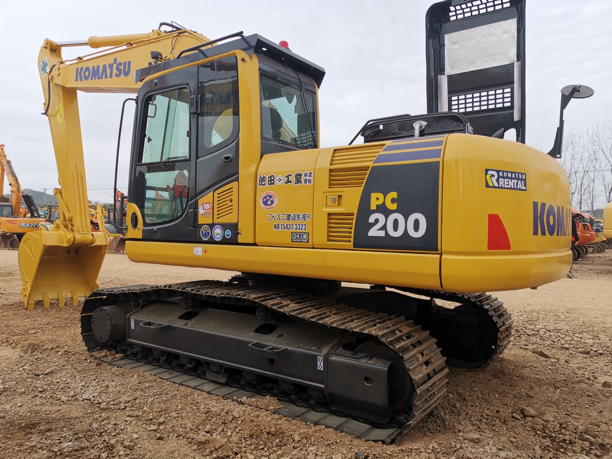 Excavator - Komatsu 20 ton excavator, KOMATSU PC200-6, 200-7, 200-8, 240-8 crawler excavator