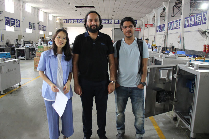 Khách hàng từ Pakistan đã tham quan nhà máy sản xuất máy móc Aokai