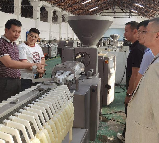 Bumisita ang Zhongcun Food Technology Co., Ltd. sa Aokai Group