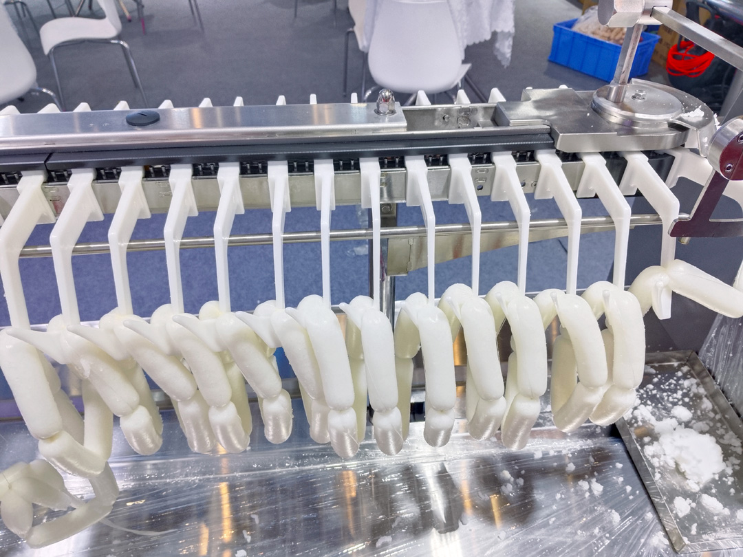 지능형 포장 기술은 가공육 제품의 유통기한을 연장하고 브랜드 가치를 어떻게 높일까요?