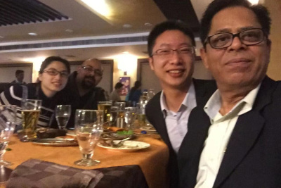 2017년 뉴델리에서 열린 박람회 이후 더 나은 사업 관계를 위해 고객과 저녁 식사