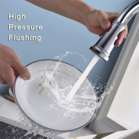 mutfak musluğunu su musluğunu dışarı çekin