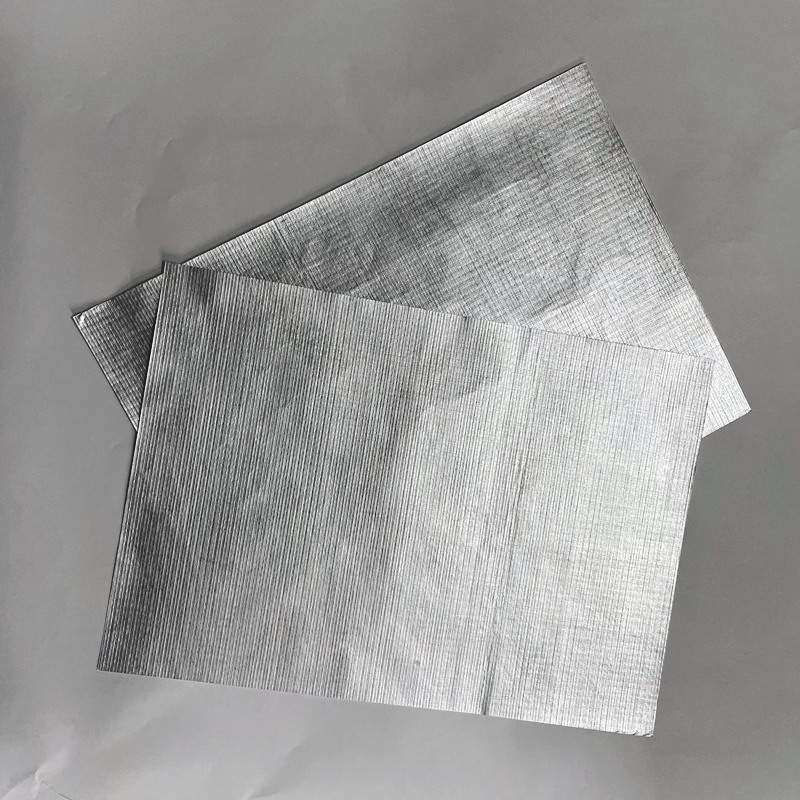 Vakuummetallisierter silberner Vliesstoff zur Herstellung von Taschen