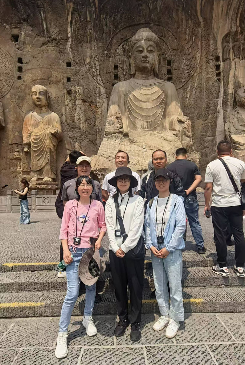 A Sunlit Morning at Longmen: Team Cultural Journey