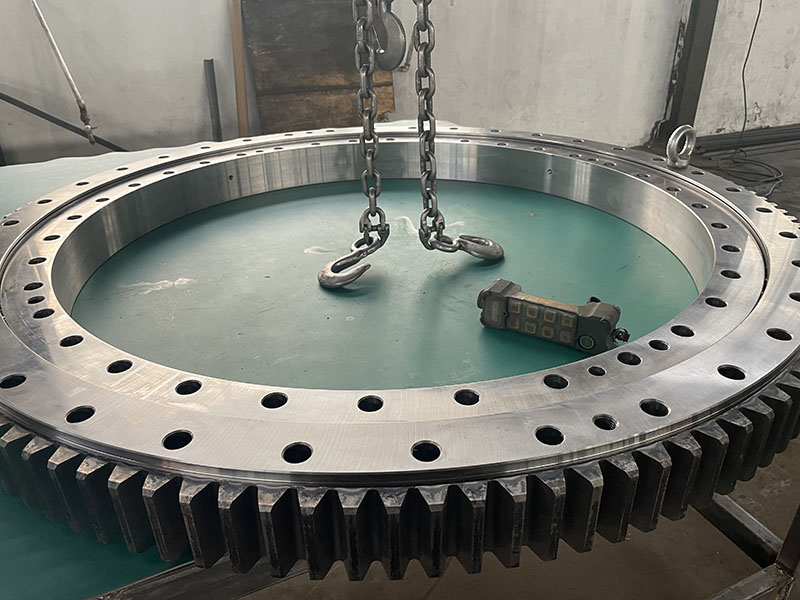 high precision slewing bearing