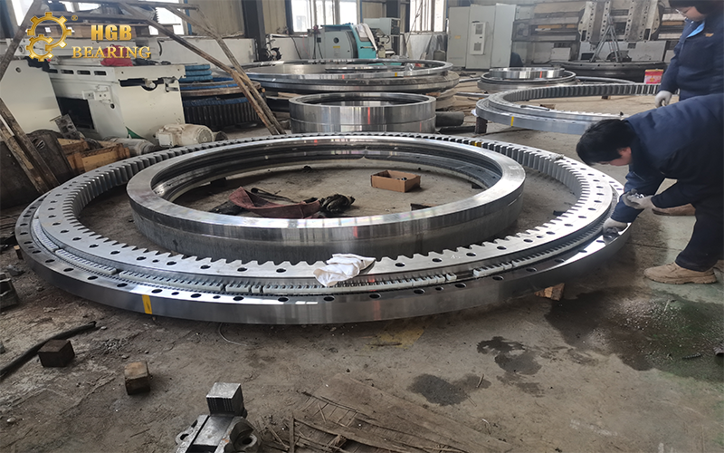 large slewing bearing