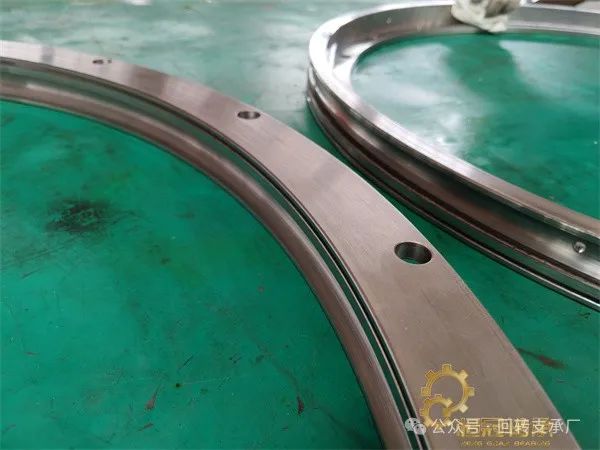 slewing bearing