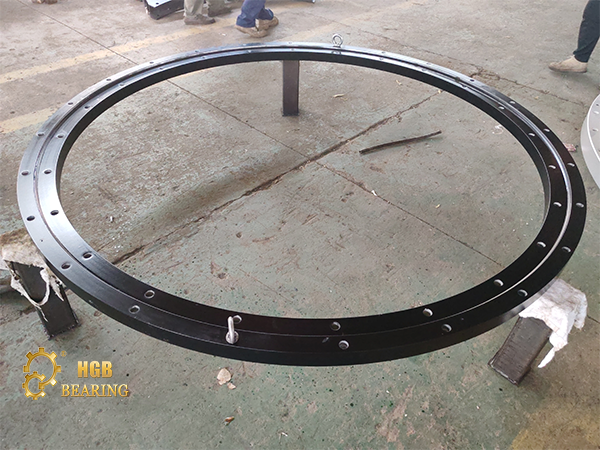 Ultra thin slewing bearing