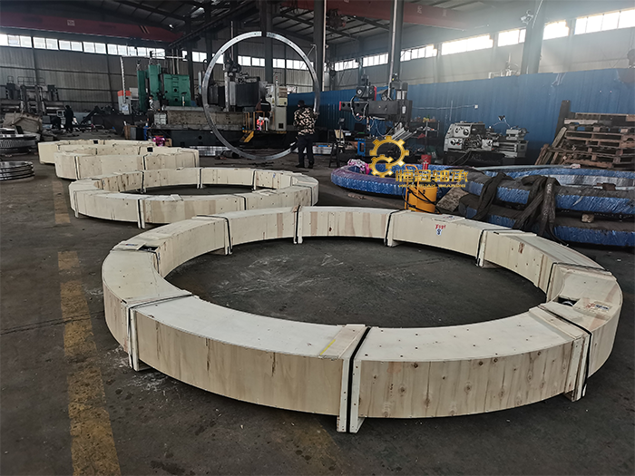 Large modulus rotary bearing