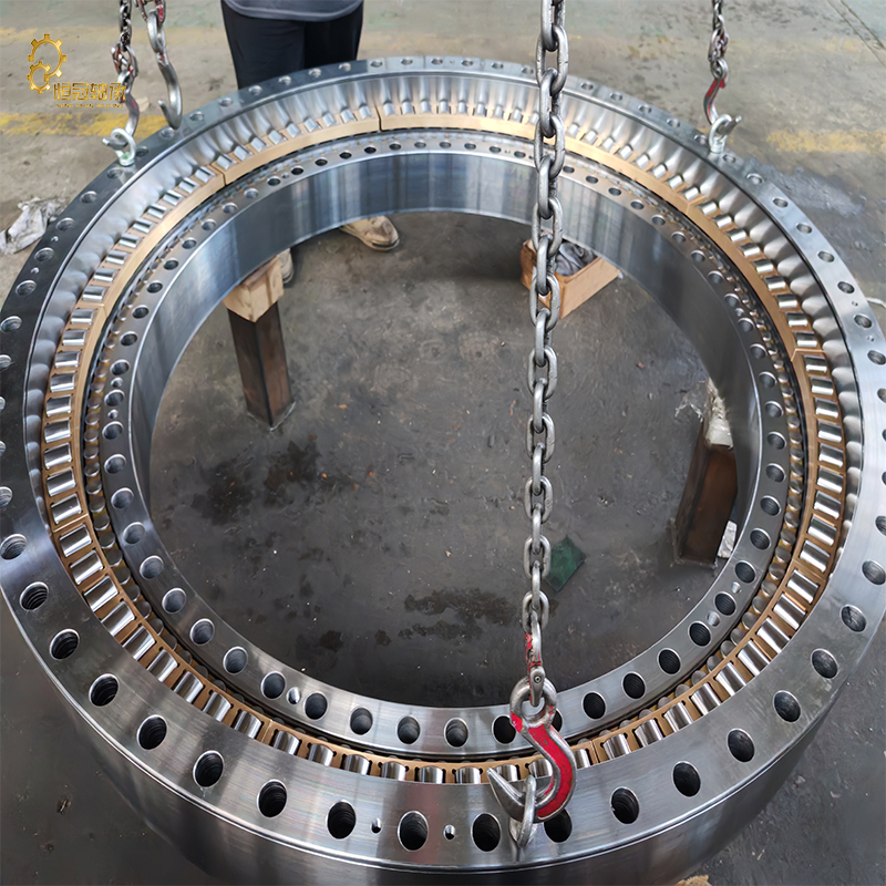 Customizable copper retaining slewing bearing