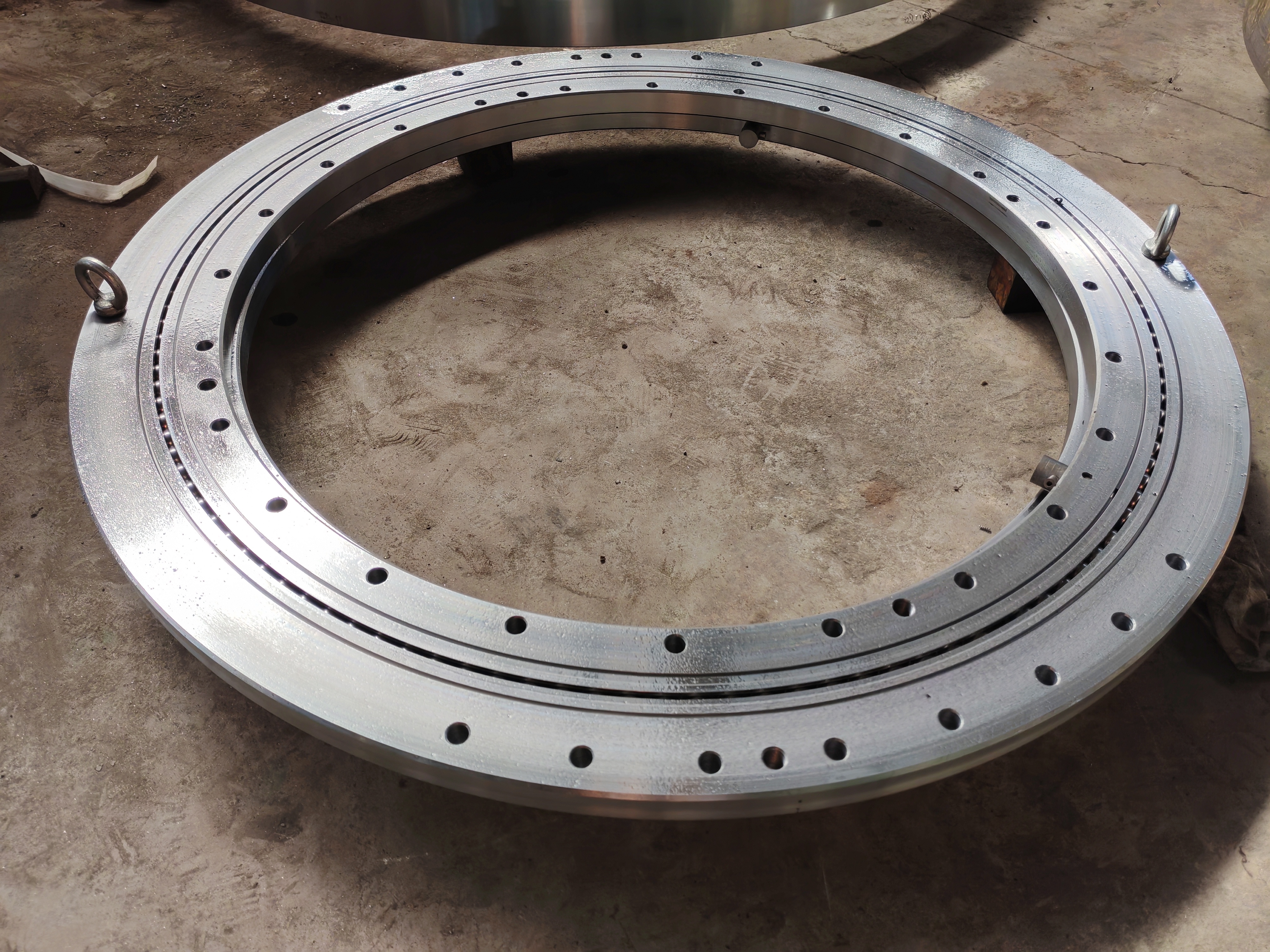 single-row four-point contact ball slewing bearing