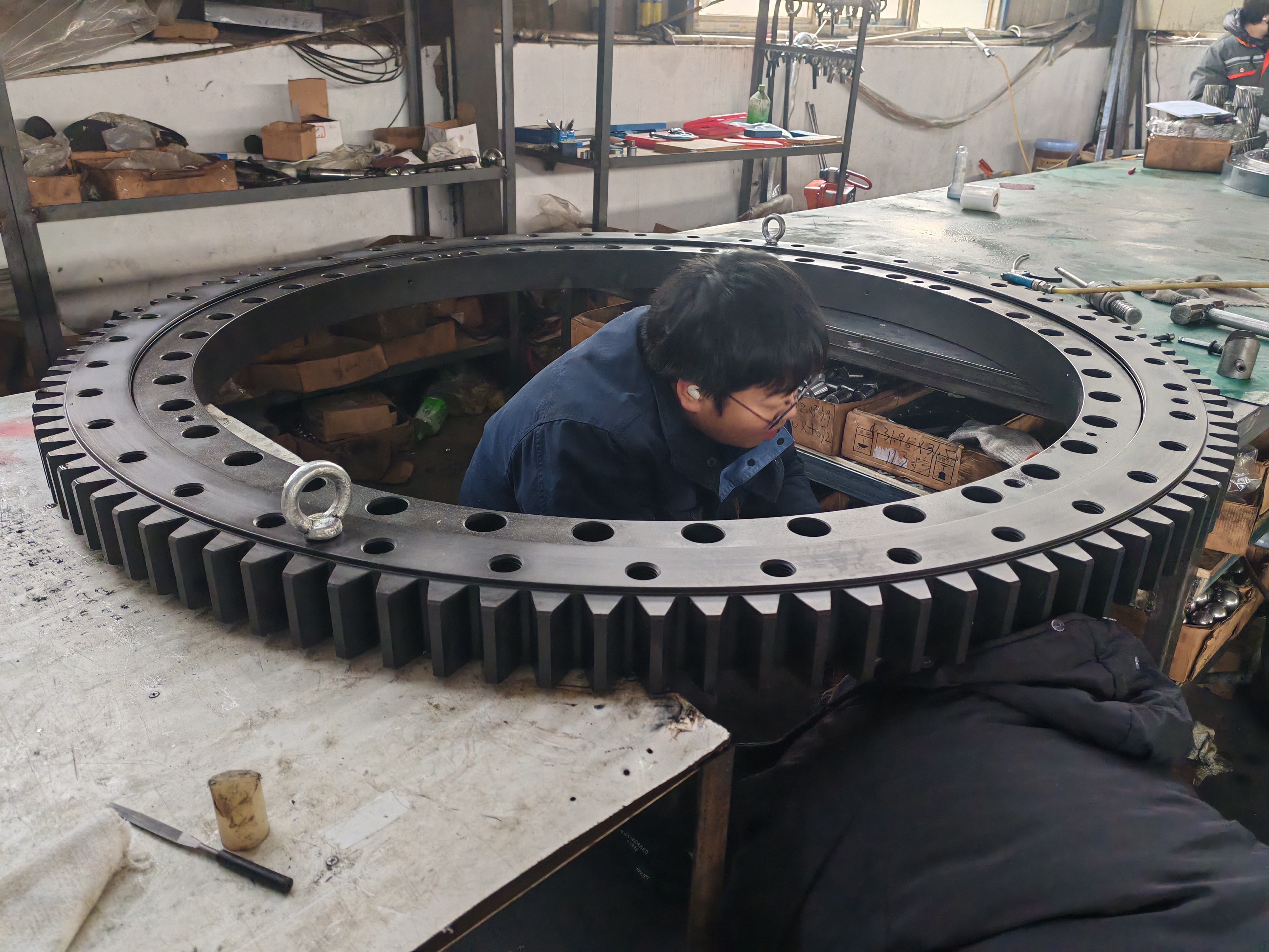 customized slewing bearing