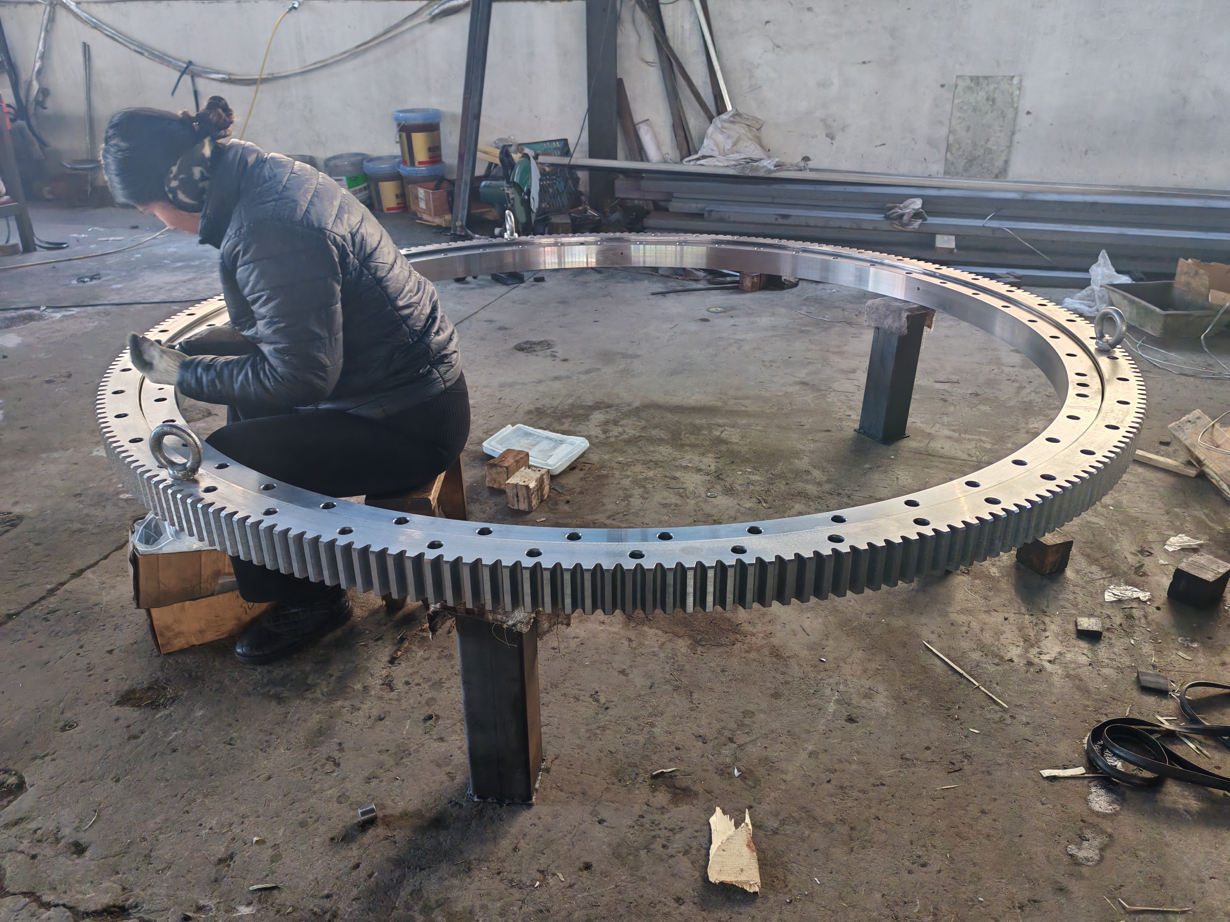 customized slewing bearing