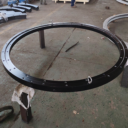 Slewing Bearing Oil Leakage and Sand Ingress: Causes, Fixes & Prevention Guide
