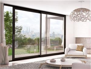 How is the packaging used to ensure the quality of doors and windows during transportation?