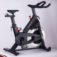 Spinning-Bike mit Flaschenhalter