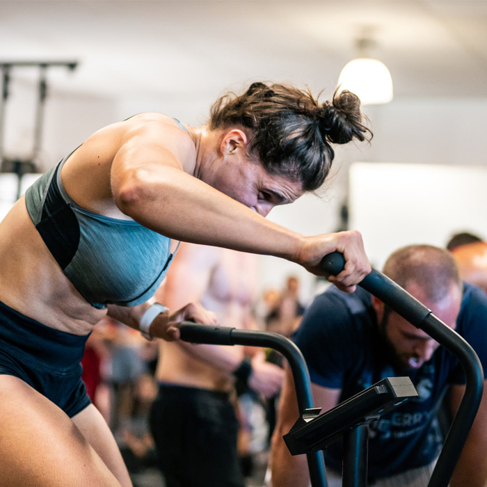 Guide du vélo de spinning pour débutants : 8 étapes de pédalage correctes pour affiner et sculpter rapidement vos fessiers !