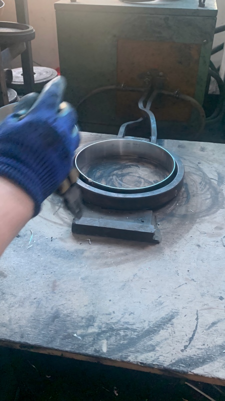 Pressure bearing
