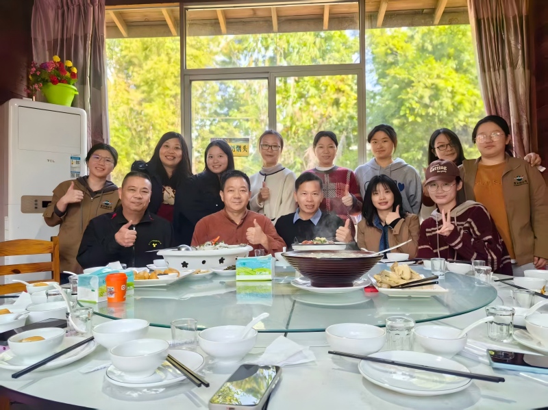 Laporan Pembelajaran Pabrik Karton Departemen Bisnis Olahraga Kang Baifu