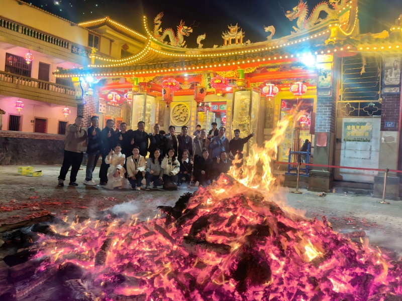 La tournée du Festival des Lanternes de K-lifesport à Fuqing, en collaboration avec l'élaboration d'un nouveau plan pour le commerce extérieur