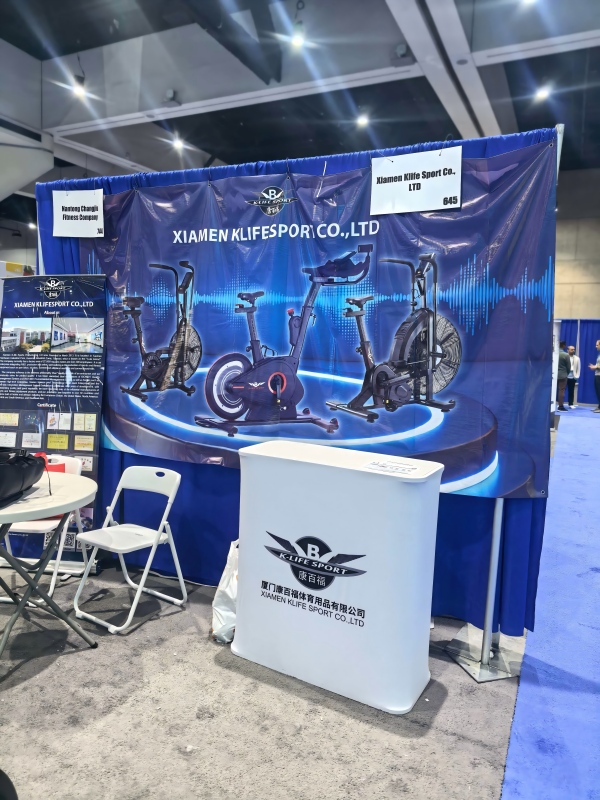 Ignite IHRSA: La nueva revolución del fitness con bicicletas de spinning y bicicletas de aire.