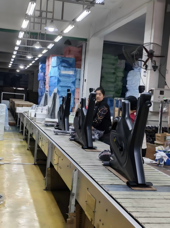 Las series duales de bicicletas estáticas y bicicletas de aire se encuentran simultáneamente en producción en masa.