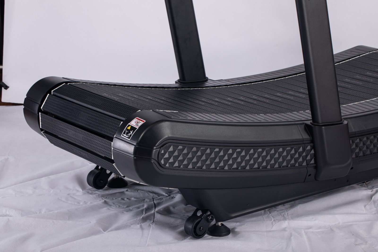 curved treadmill